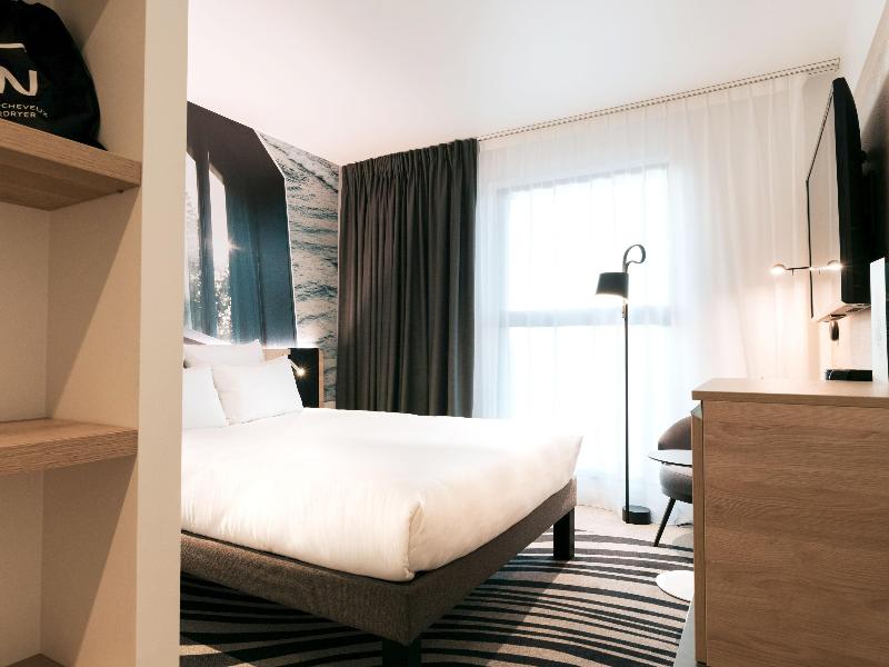 Novotel Angers Centre Gare image