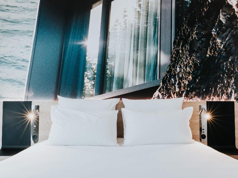 Novotel Angers Centre Gare image