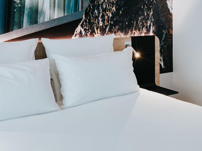 Novotel Angers Centre Gare image