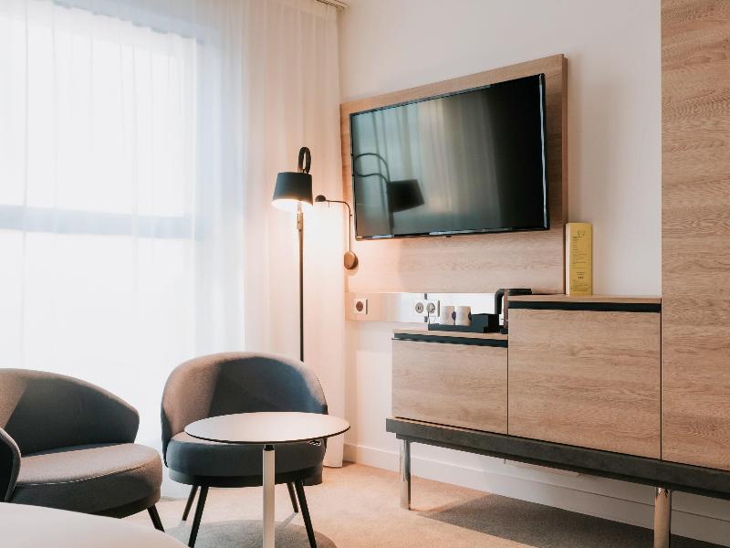 Novotel Angers Centre Gare image