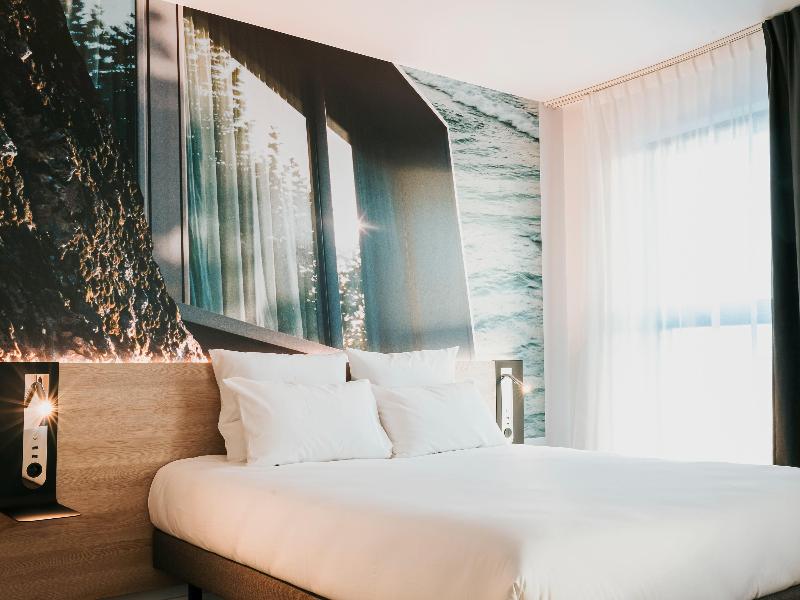 Novotel Angers Centre Gare image