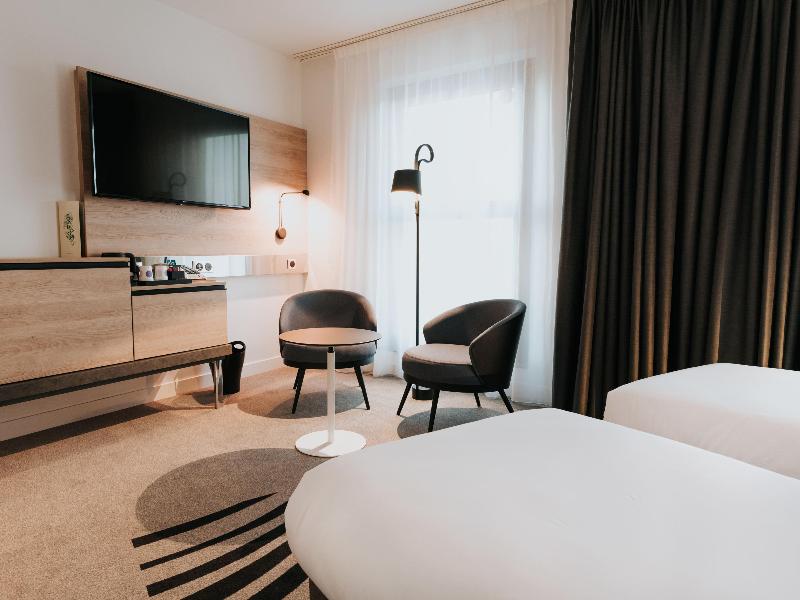 Novotel Angers Centre Gare image