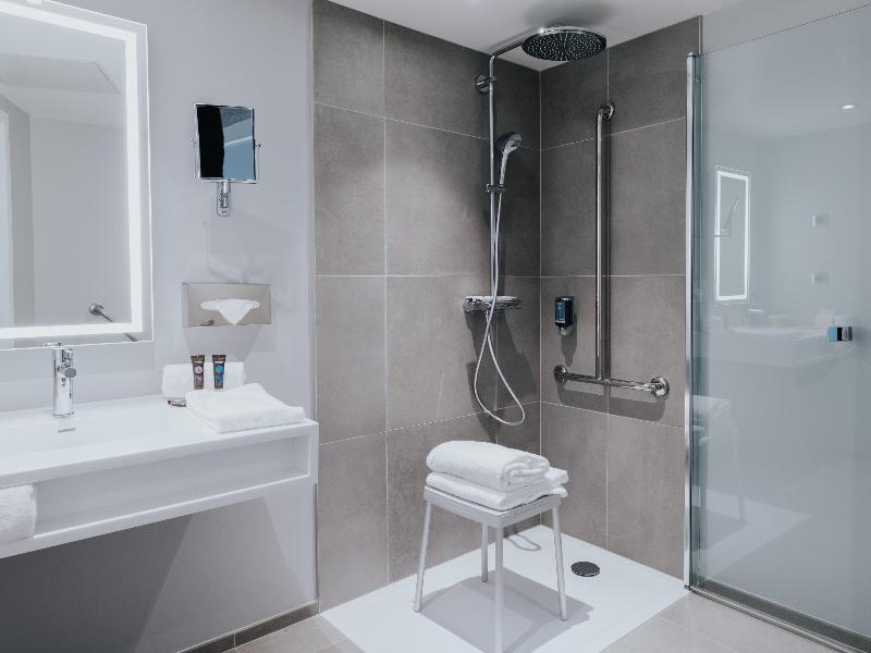 Novotel Angers Centre Gare image