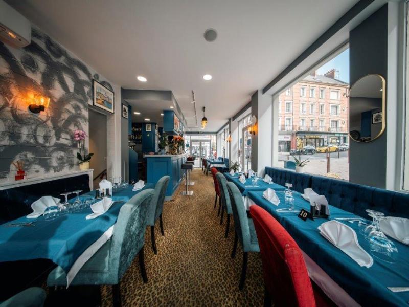 Brit Hotel Privilege Lisieux – La Villa Des Arts image