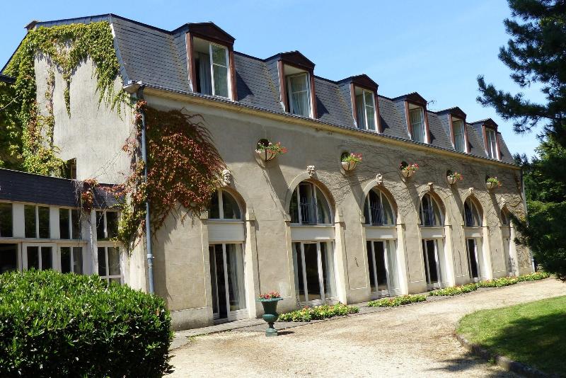 Chateau De Bazeilles