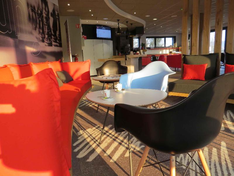 ibis Soissons image