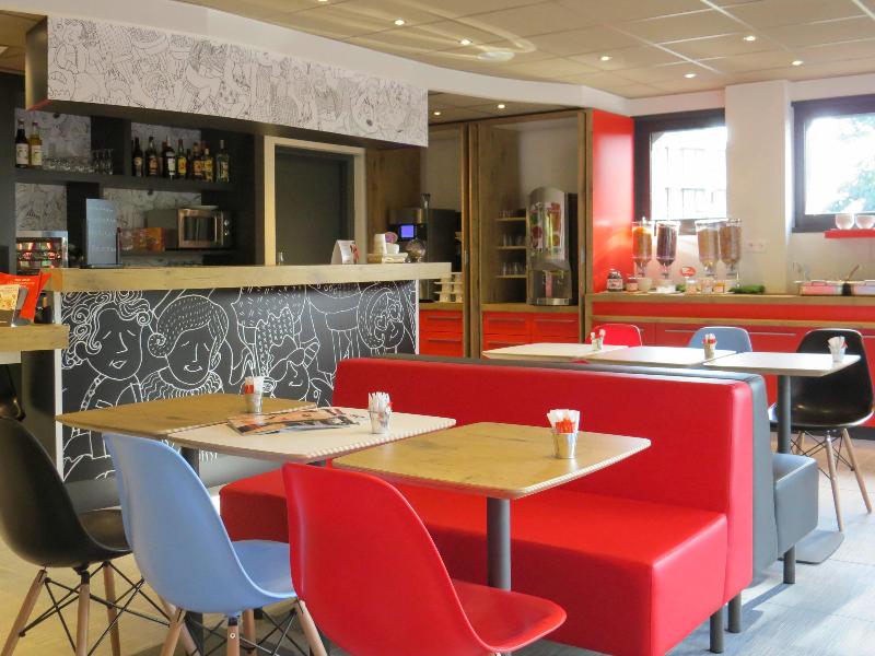 ibis Soissons image