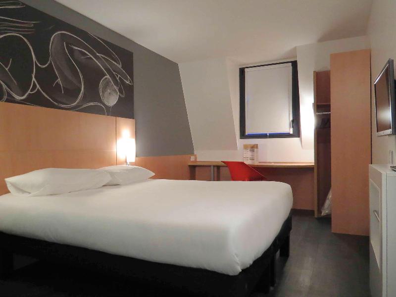 ibis Soissons image