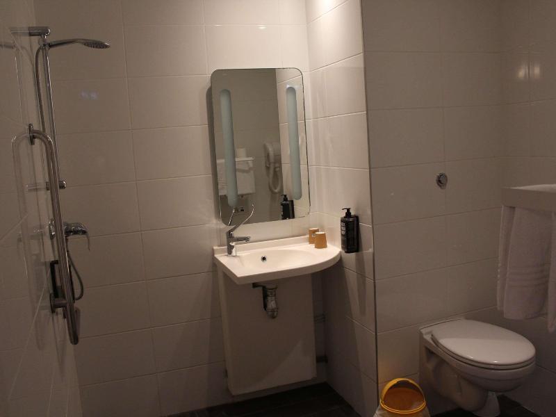ibis Soissons image