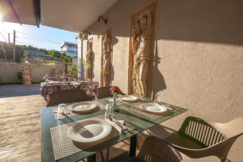Class Hotel image