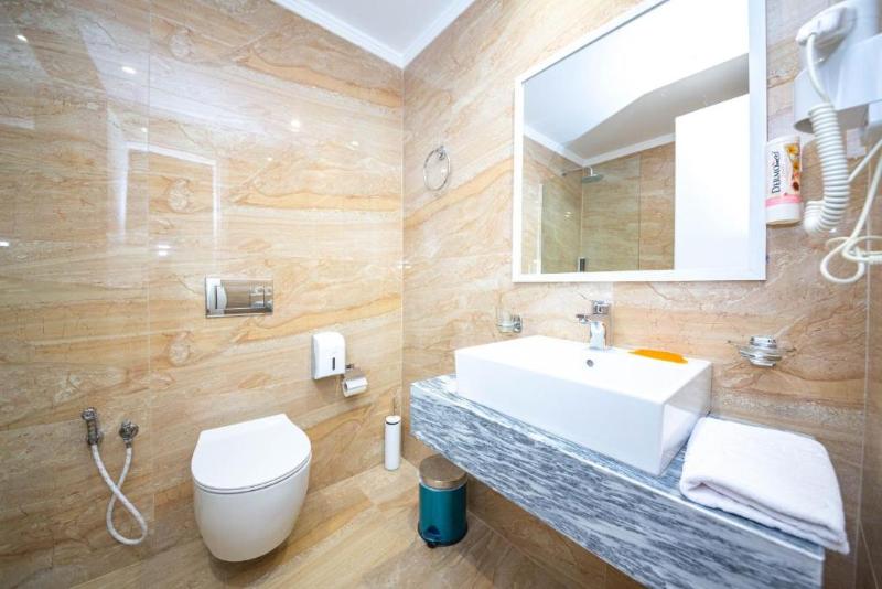 Class Hotel image
