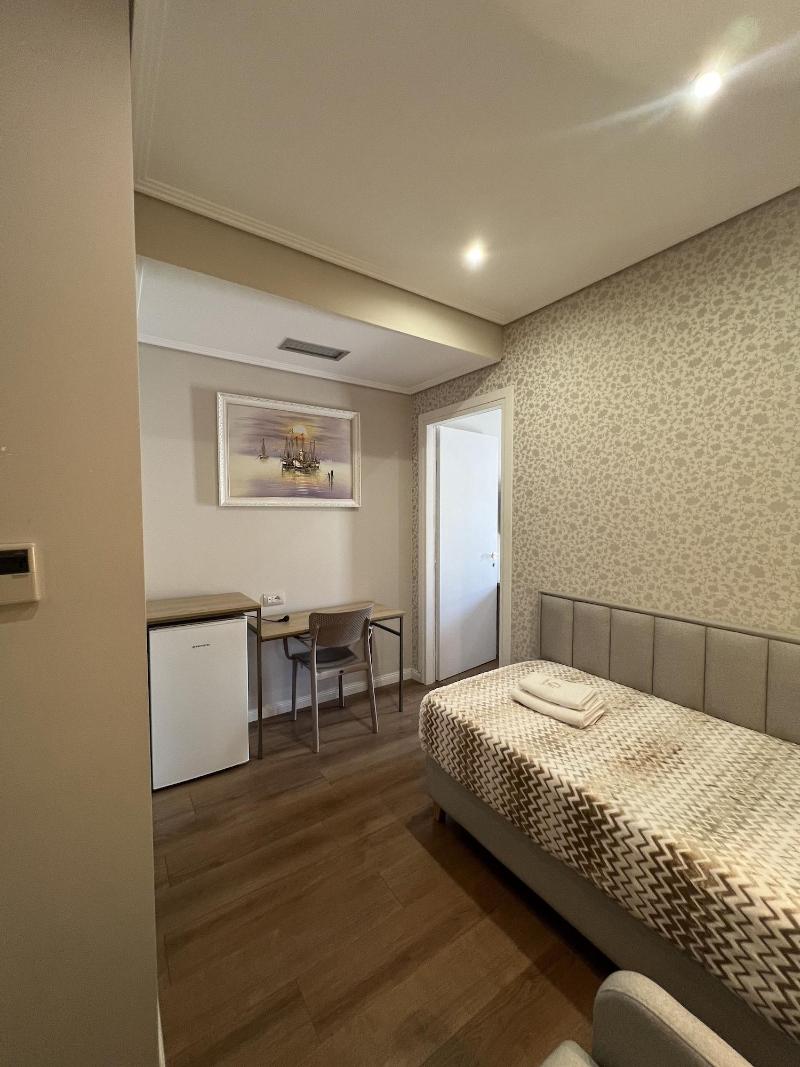 Class Hotel image