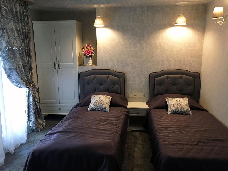 Family Hotel Agoncev image