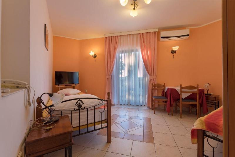 Hotel Aurora image