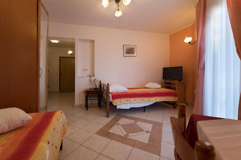Hotel Aurora image