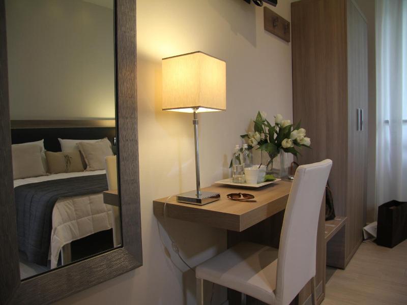 Hotel Zara Milano image