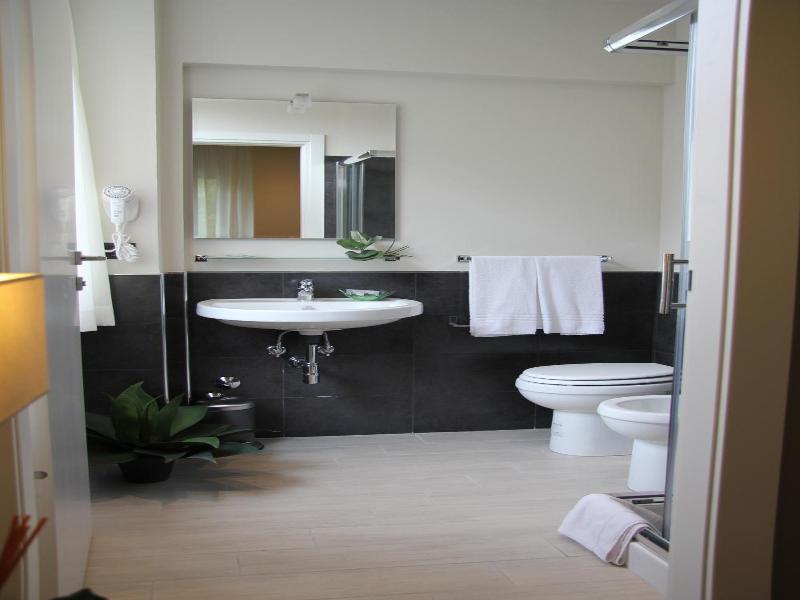 Hotel Zara Milano image
