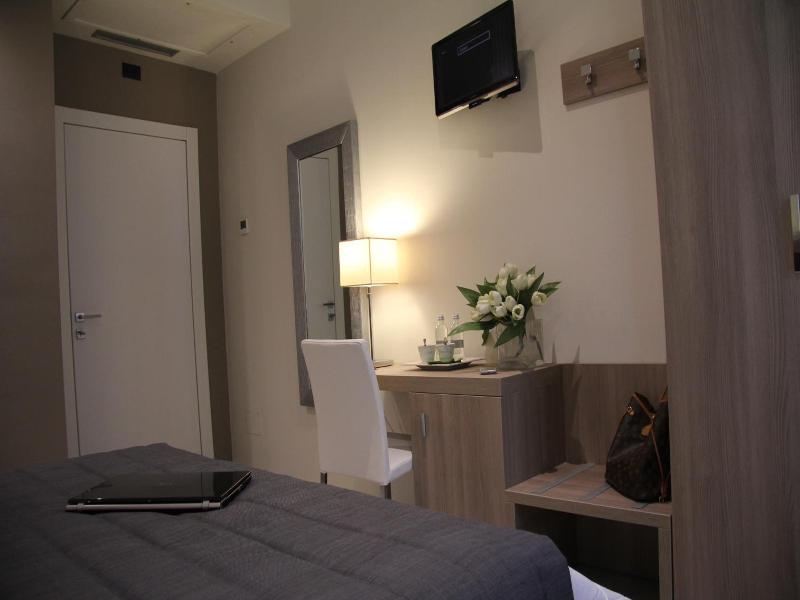 Hotel Zara Milano image