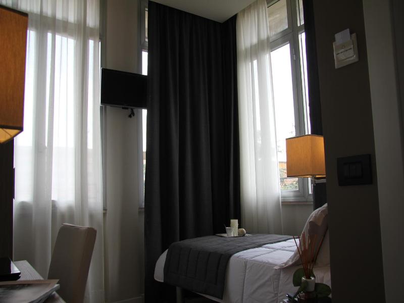 Hotel Zara Milano image