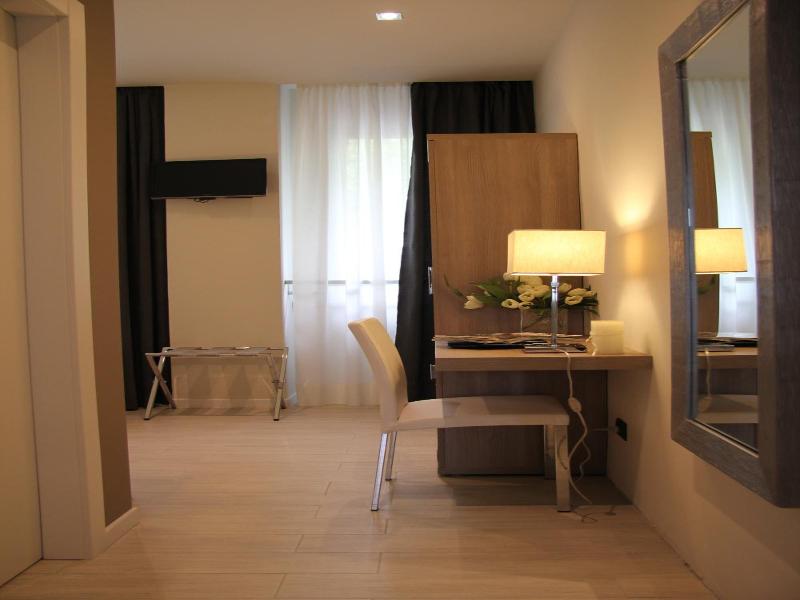 Hotel Zara Milano image