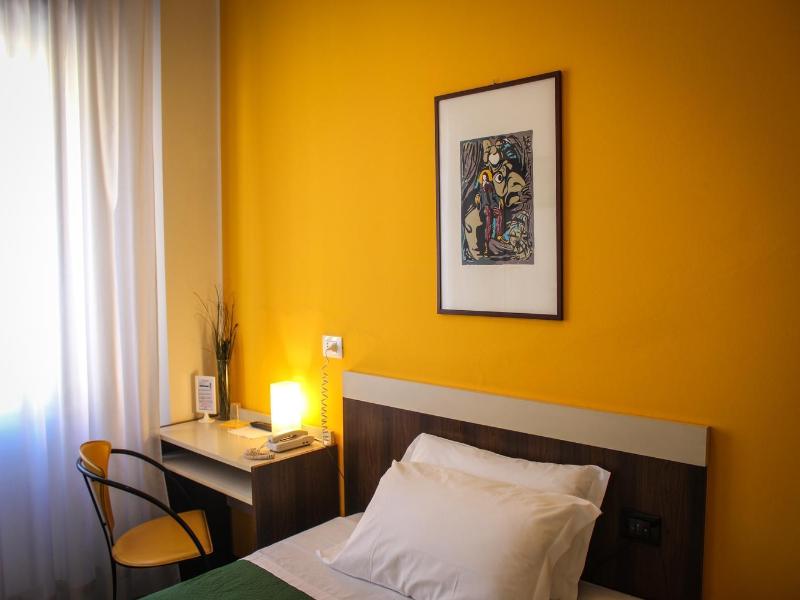 Hotel Centrale image