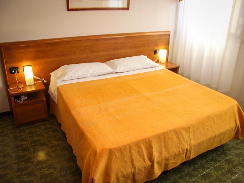Hotel Centrale image