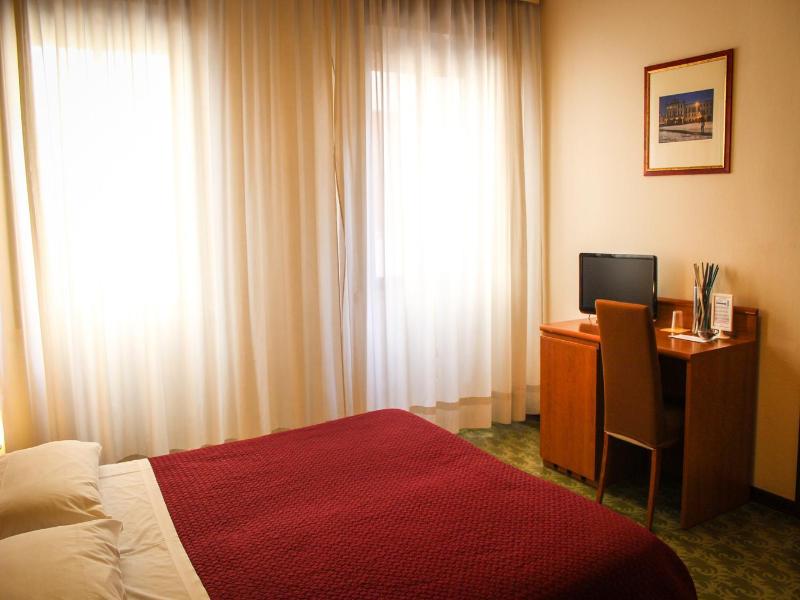 Hotel Centrale image