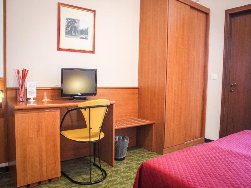 Hotel Centrale image
