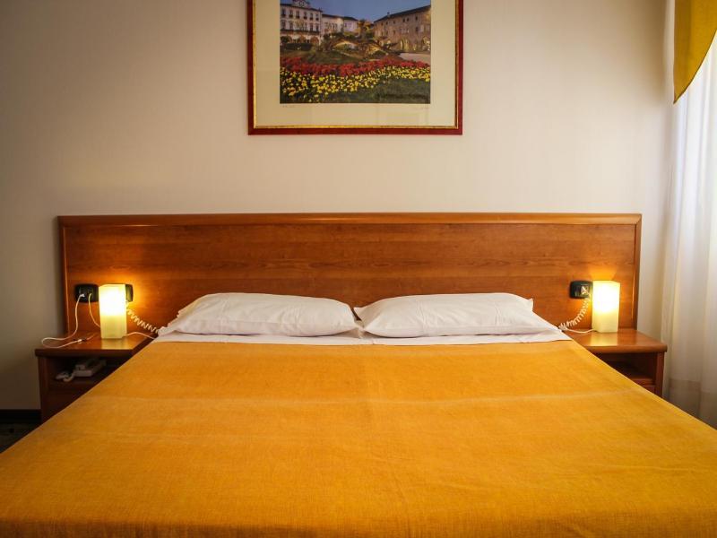 Hotel Centrale image