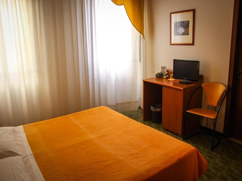 Hotel Centrale image