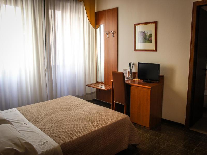 Hotel Centrale image