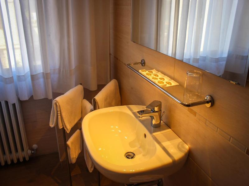 Hotel Centrale image