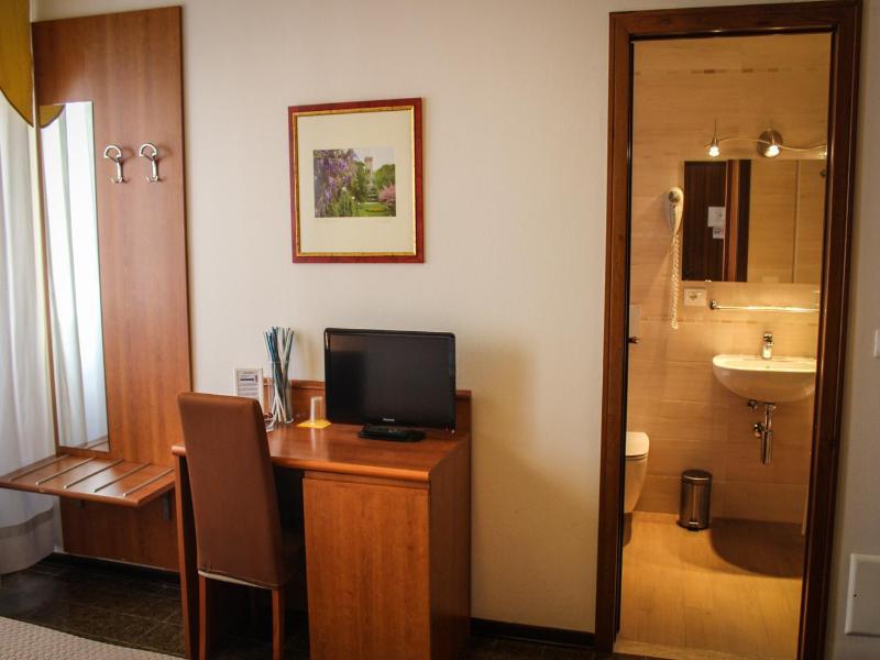 Hotel Centrale image