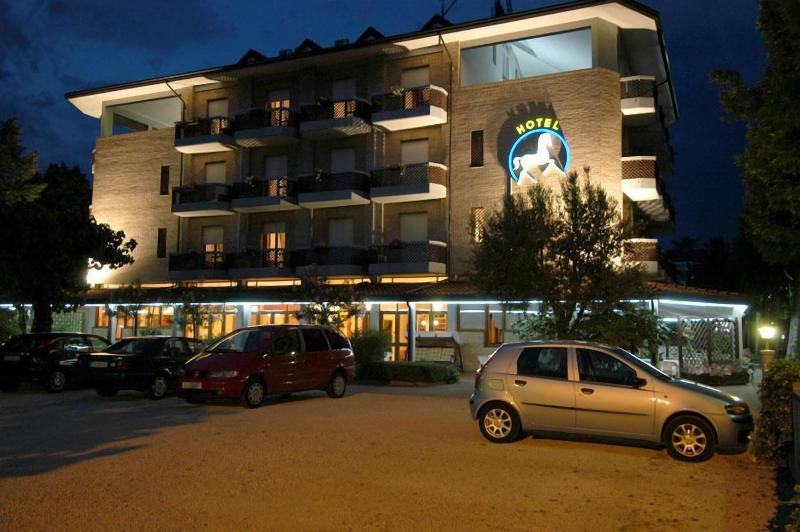 Hotel Al Cavallino Bianco image