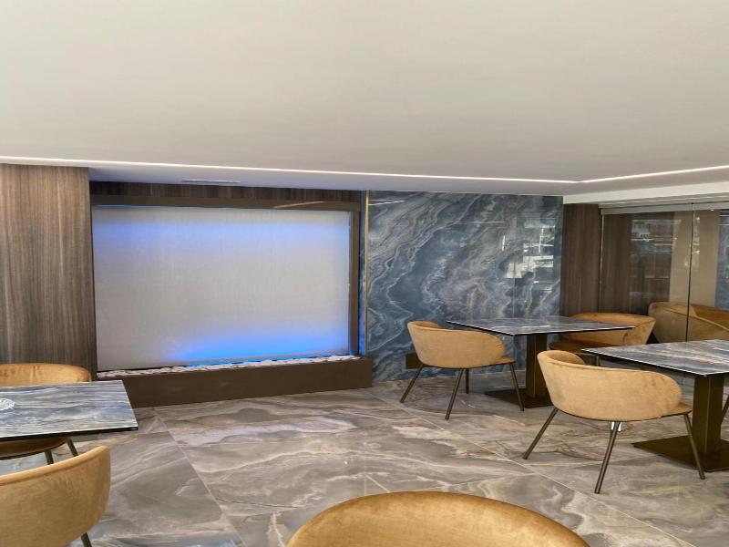 Hotel Serena image
