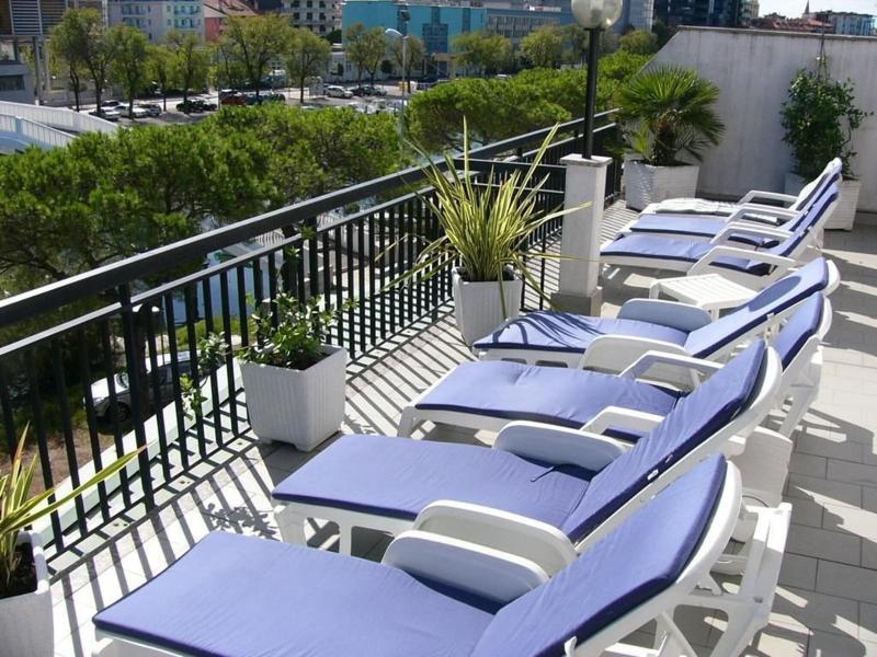 Hotel Serena image