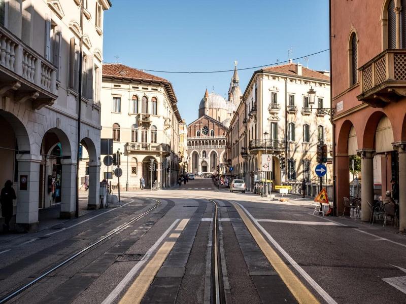 Hotel Mignon image