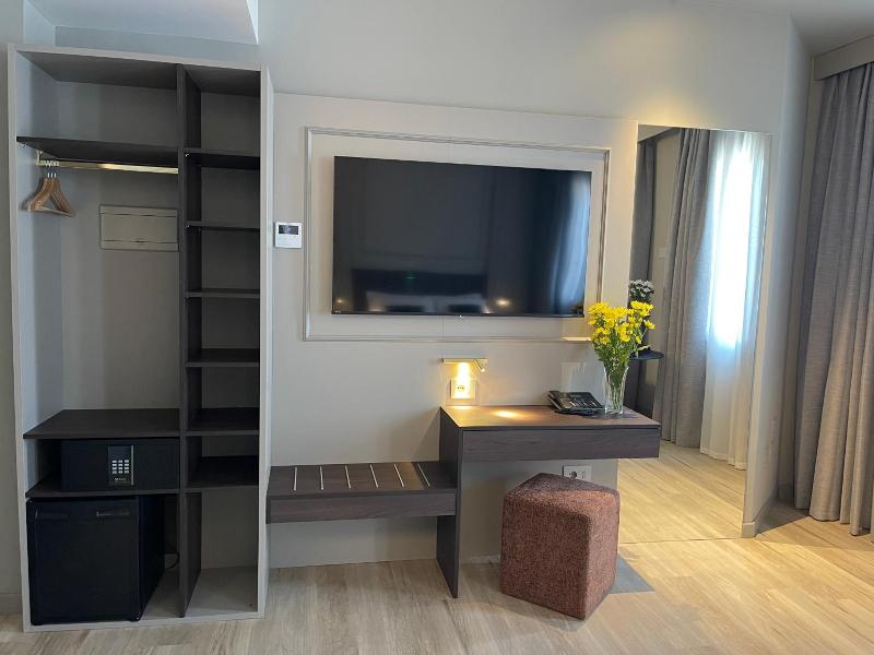 Hotel Mignon image