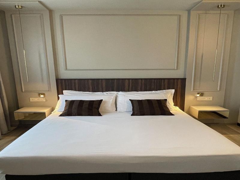 Hotel Mignon image