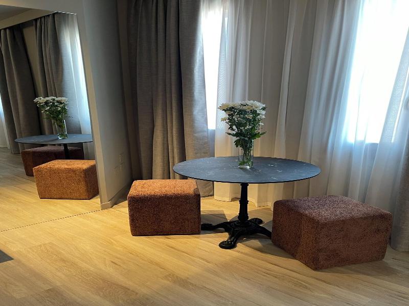 Hotel Mignon image