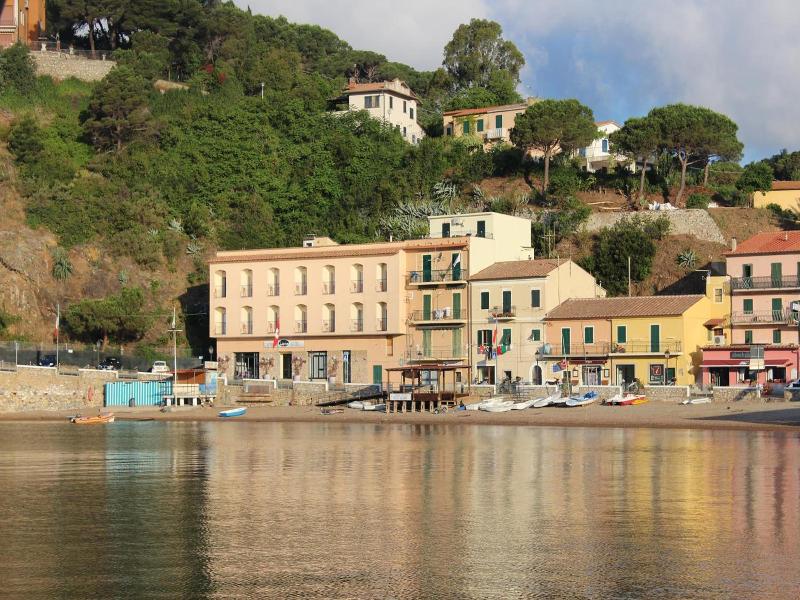 Hotel L'Approdo image