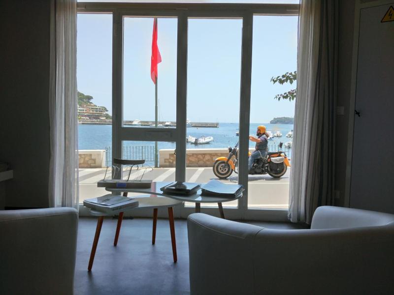 Hotel L'Approdo image