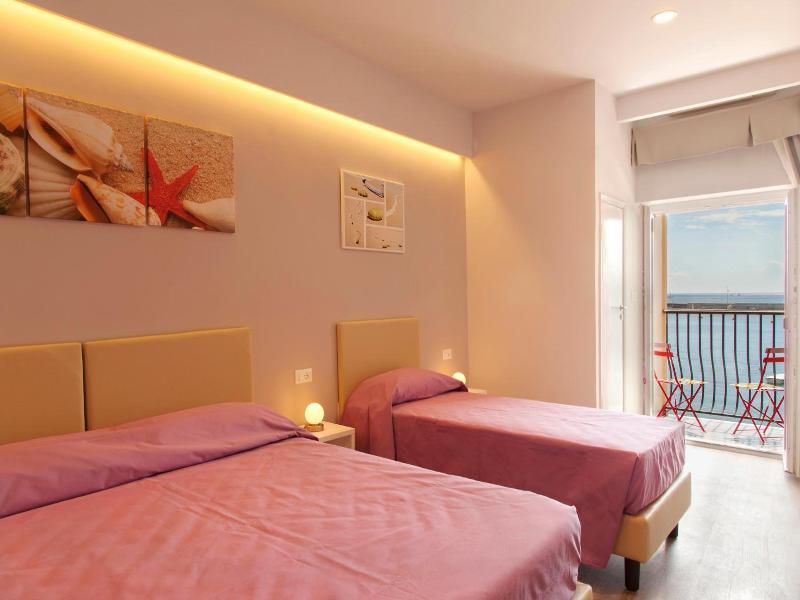 Hotel L'Approdo image