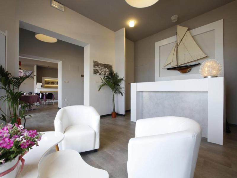 Hotel L'Approdo image