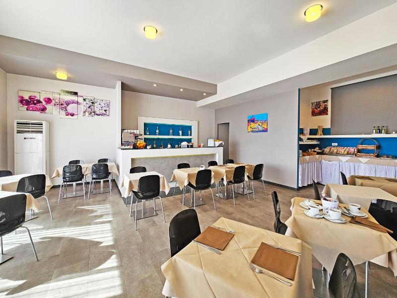 Hotel L'Approdo image
