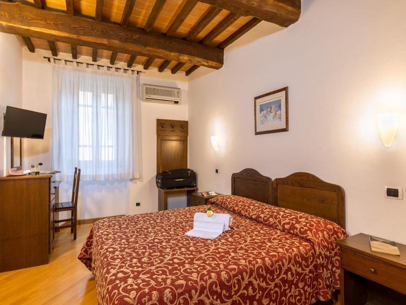 Hotel La Pace image