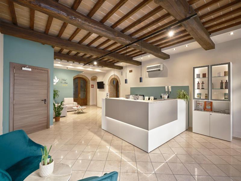 Hotel La Pace image