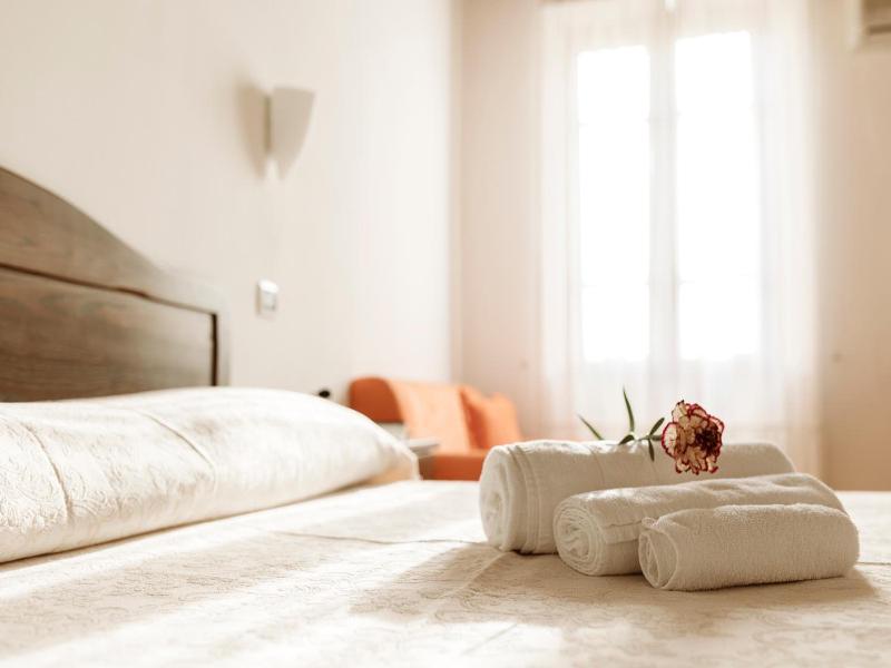 Hotel La Pace image