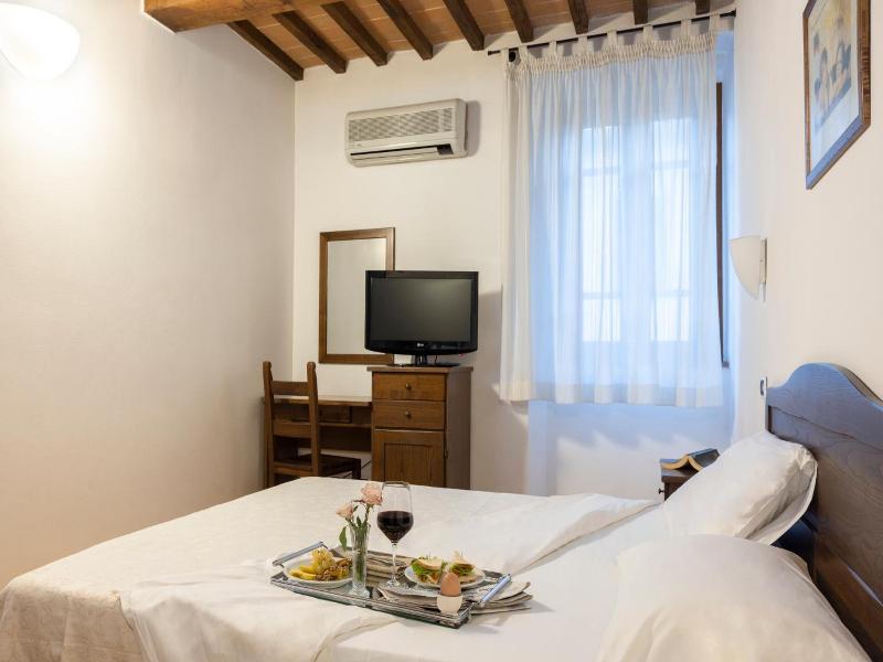 Hotel La Pace image