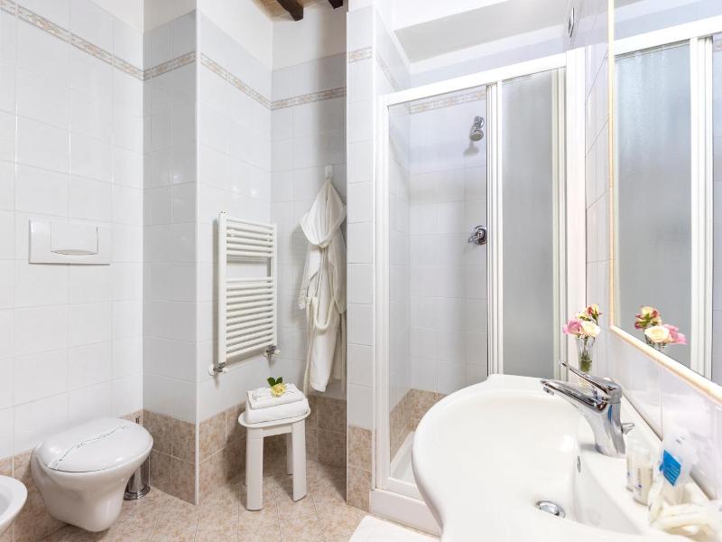 Hotel La Pace image
